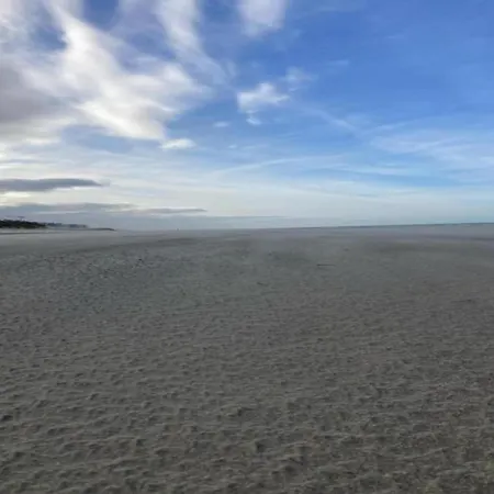 Near Belgian Coast With Sea View, Cleaning Included Διαμέρισμα